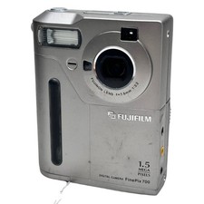Fujifilm Finepix 700 Compact Digital Camera Z1273