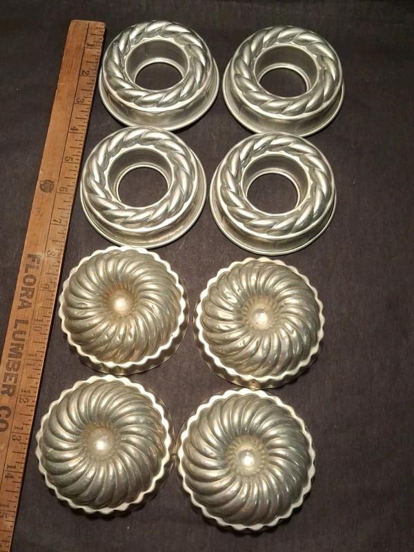  Lot Of 8 VTG Aluminum Jello Molds-2 Patterns 4 Of Each 