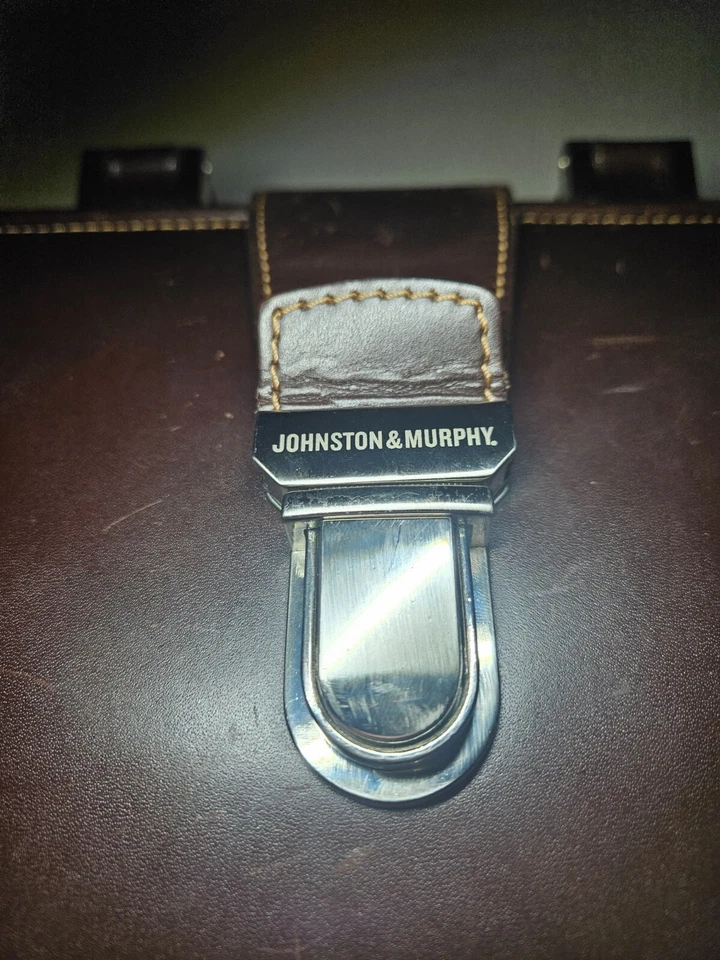 Maletín de abogados Johnston and Murphy. Cuero  Foto 2 de 4