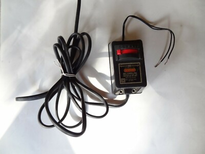 Hornby R911 Power Unit Trafo BS4435 Class IIB Output 14,3 Volt DC 11