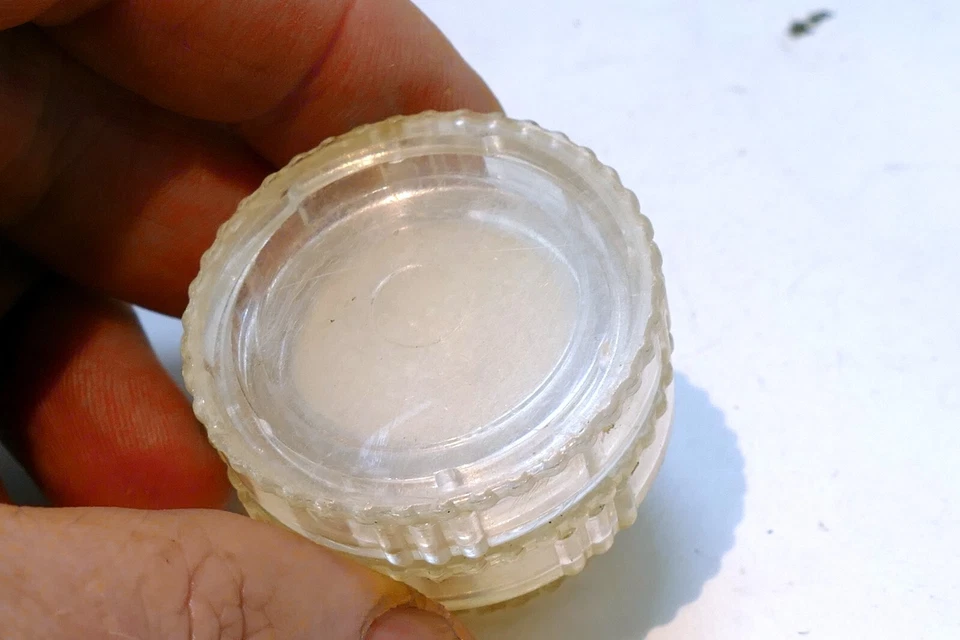 Estuche rígido de plástico vacío Tiffen para filtros serie V y IV Foto 4 de 4