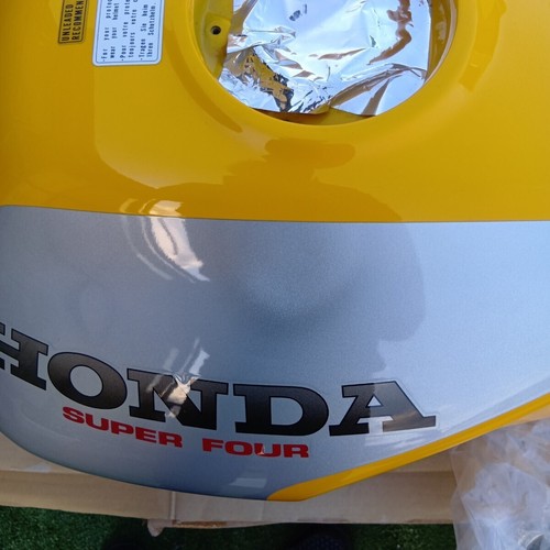 Genuine HONDA CB1000SF Fuel Tank NOS with Slight Silver Blurring - Picture 5 of 6