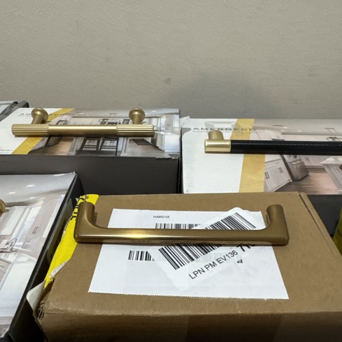 Menge Amerdeco 10 Packungen verschiedene Schrankgriffe - alle brandneu!! - Bild 9 von 11