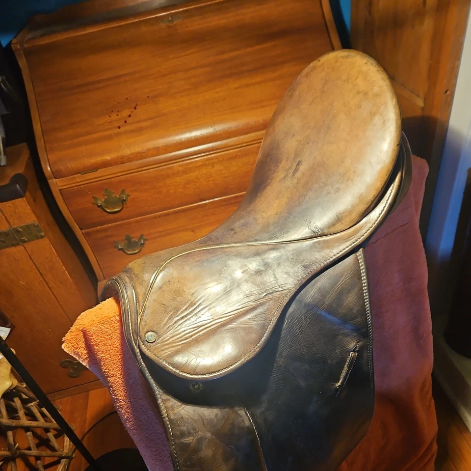 Sillín inglés Stubben All Purpose VSD de 18" Foto 4 de 4