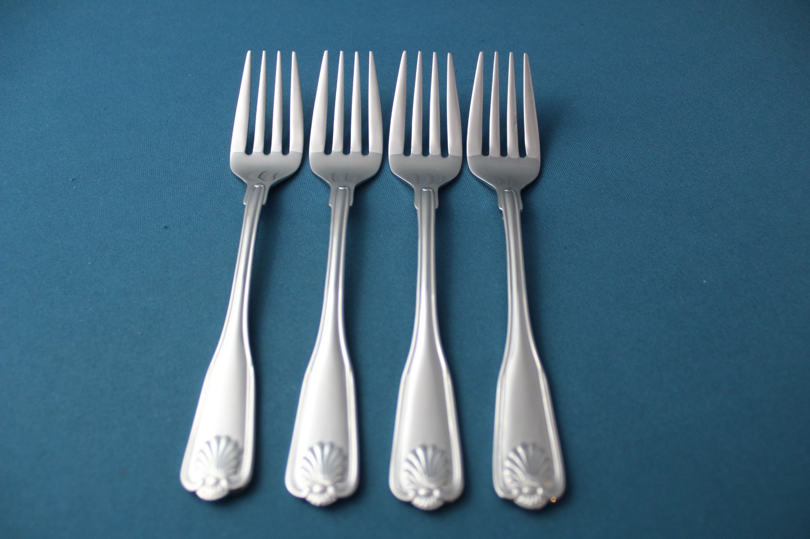 Wallace Coquille 18/8 Stainless Korea New 6 1/4"