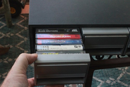 Vinatge cassete tape caddy, 3 drawer, and cassettes nice - 34 tapes,Queen,Stones - Picture 3 of 19