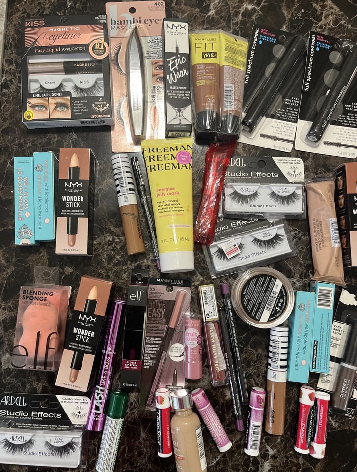 Lot De Maquillage L'Oréal Et Maybelline - 300 Pièces, Neuf, Origine France, Parfait Pour Pro Ou Collection