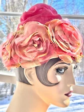 BEAUTIFUL PINK VINTAGE LADIES HAT WITH LARGE OMBRE SILK ROSES SIGNED BETTINE💕🌸