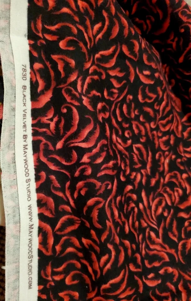 Tecido de costura designer flanela Maywood Studio 1ydx45" vermelho preto algodão folhoso - Imagem 2 de 4