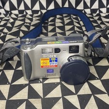 Sony Cyber-Shot DSC-S70 Digital Camera 3.3 Mega Pixels Untested