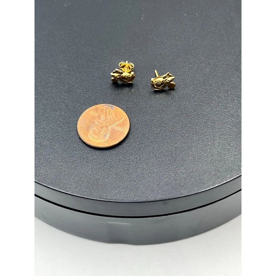 Disney DX Oro Amarillo 14K Icónico Arco Minnie Mouse Pequeños Delicados Aretes Foto 3 de 4