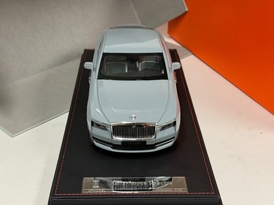 1/18 DF Models  Rolls Royce Spectre in Gray on Suede base  #01 of 32 AB1186