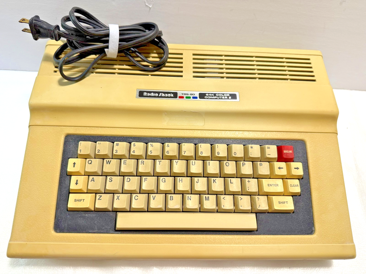 Radio Shack TRS-80 64K Color Computer 2 Tandy Model: 26-3127