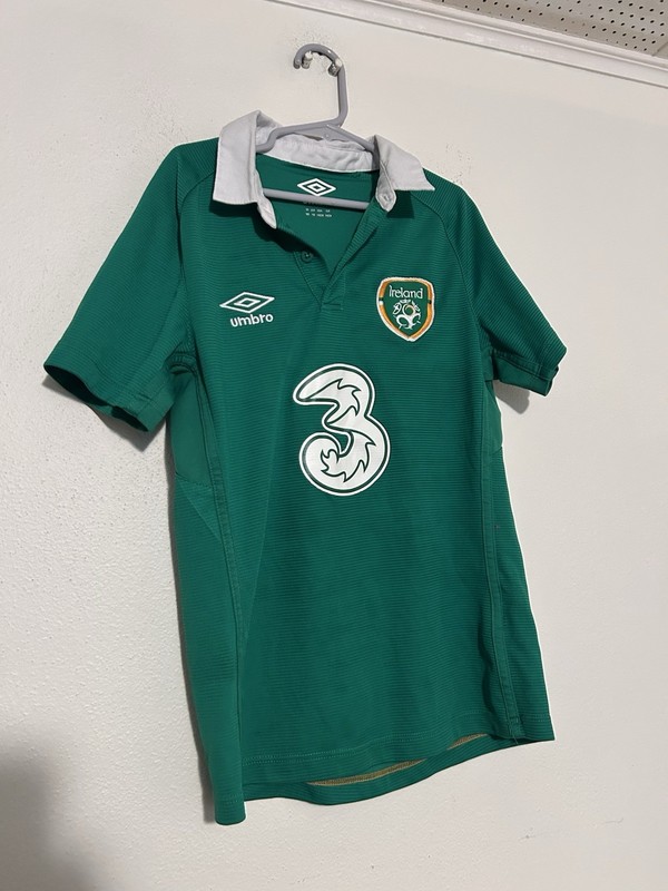 Umbro Republic of Ireland 2016/17 Green Home Football Shirt Youth Medium M YM