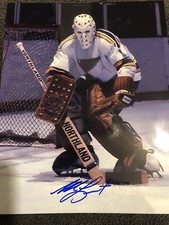 St. Louis BLUES Mike LIUT #1 TURNS Toward ACTION Signed 8X10 Holo & COA STL HOF!