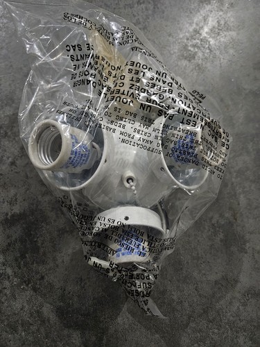 NEW Quorum 2303-06 3-Lite Fan Kit Hardware White Fan Light Fixture - Picture 1 of 3