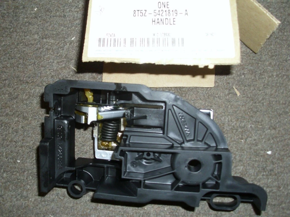 NUEVO 2005 2006 2007 FORD 500 MERCURY MONTEGO MANIJA DE PUERTA INTERIOR LH 8T5Z-5421819-A Foto 2 de 2