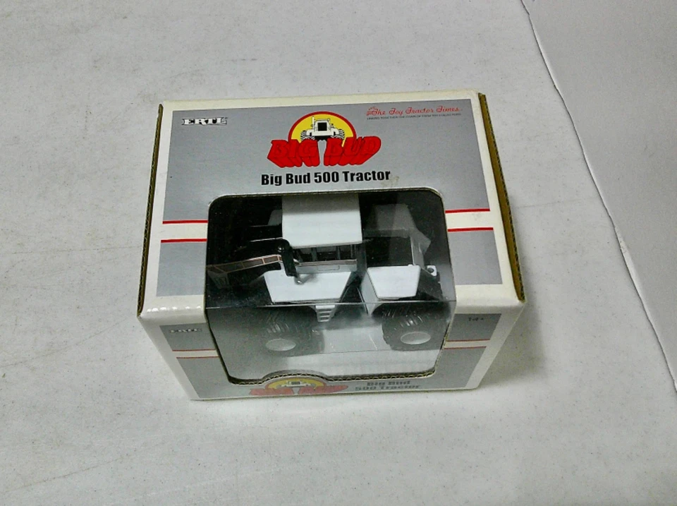 1/64 Ertl Big Bud 500 tractor. The Toy Tractor Times. NIB - Image 2 of 4