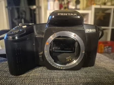 Pentax PZ10 35mm SLR film Camera w/ Strap + lense + old battery + Case Untested 