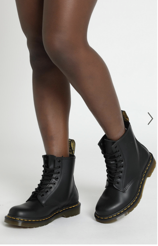 1460 boot 8 eye boot