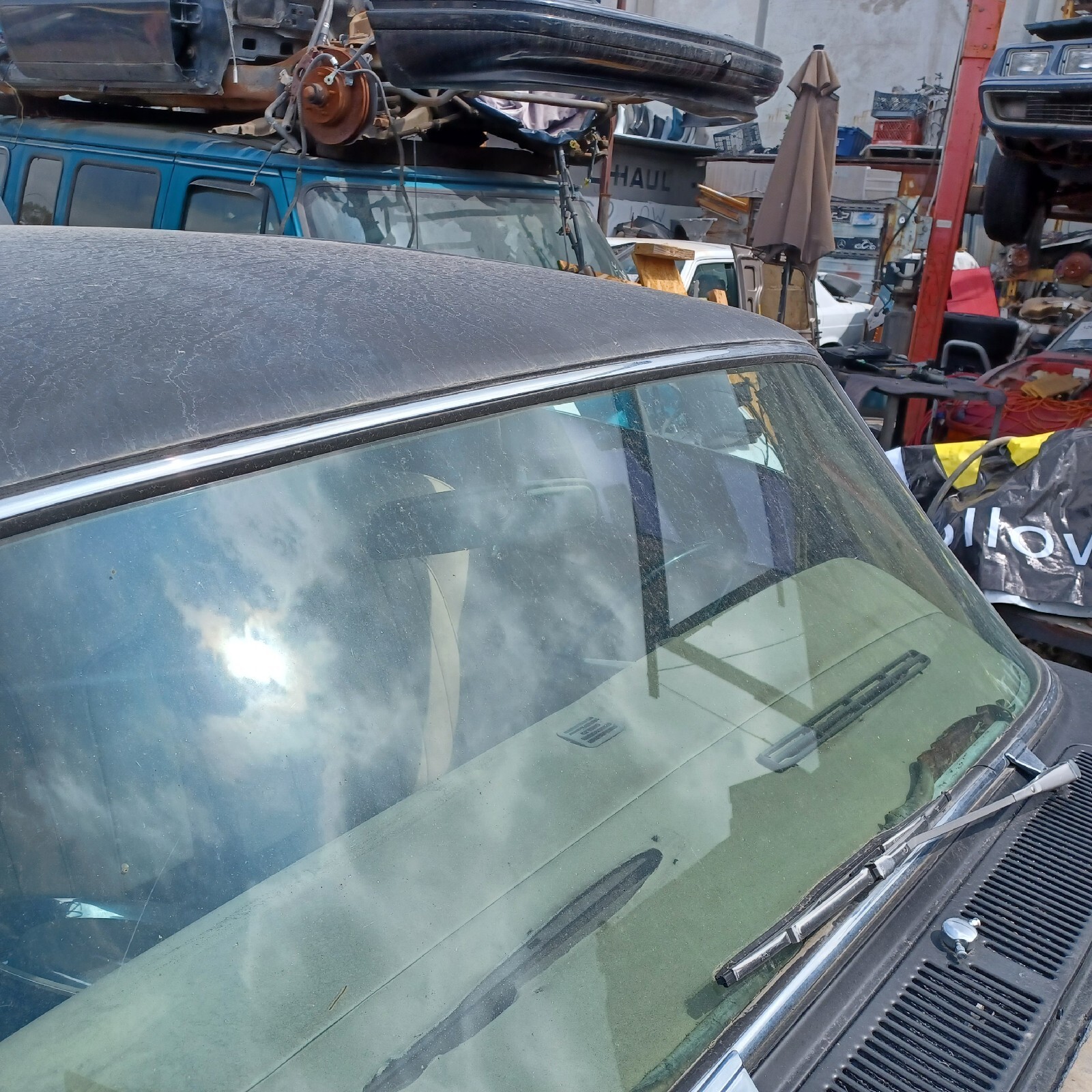 80 ROLLS ROYCE SILVER SHADOW FRONT WINDSHIELD WINDSCREEN USED
