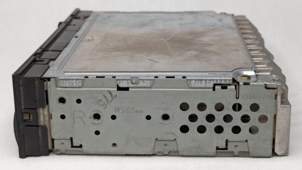 Receptor de casete vintage Honda Isuzu AM/FM 122001-2610101 - sin probar, como está Foto 2 de 4