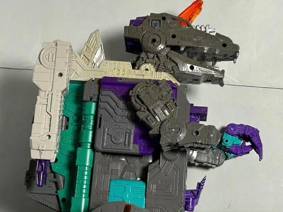 Takara Tomy Transformers Legends LG43 dyna saurer Trypticon #2002 - Image 3 of 4