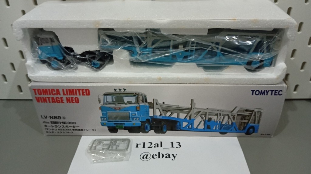 TOMICA LIMITED VINTAGE Neo LV-N89c Hino HE366 Tractor Car
