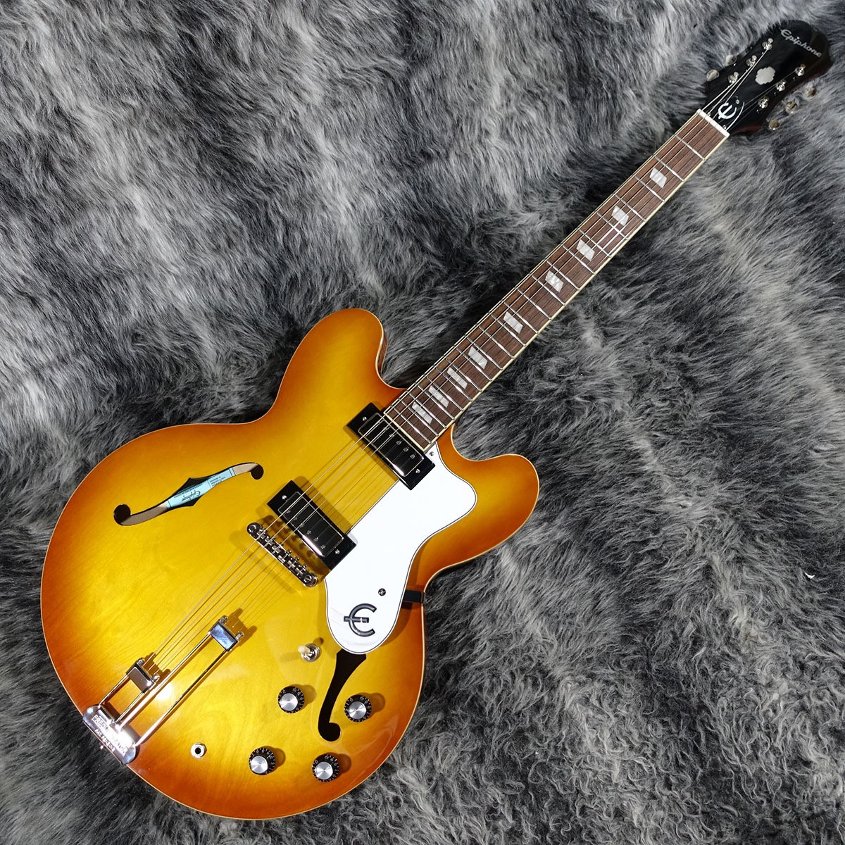 Semi-Acoustic Electric Guitar Epiphone Riviera Frequensator