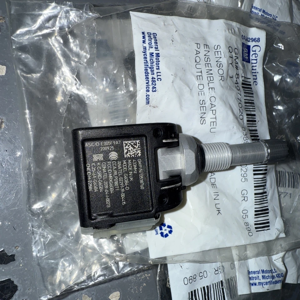 Датчик системы контроля давления в шинах OEM новый 22-25 Cadillac Chevrolet 84977020 - Изображение 3 из 4