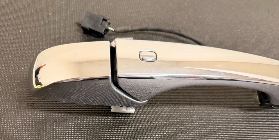 Manija de puerta exterior cromada Chrysler Town & Country 2011-2016 delantera derecha OEM Foto 4 de 4