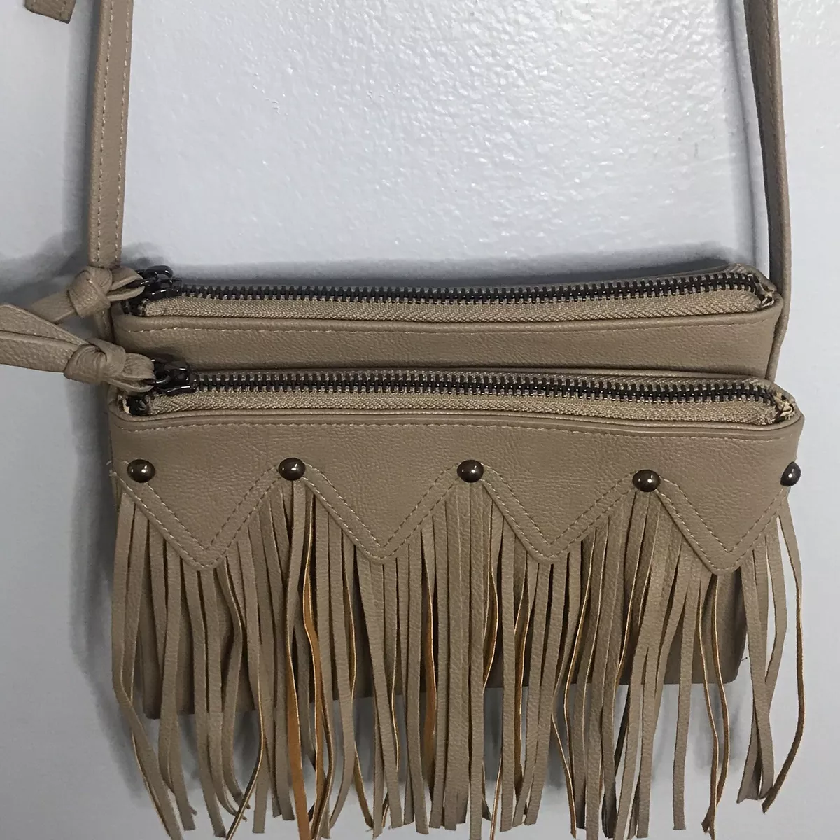 Amazon.com: 2 Pieces Women PU Leather Fringe Purse Boho Crossbody Tassel  Purse Vintage Black Tassel Handbags Brown Crossbody Bags Hippie Western  Shoulder Handbag for Women Girls, Black Brown : Clothing, Shoes &