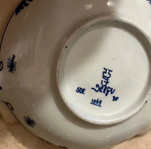 Delft Blue Pottery Ashtray, Vintage, Round, Porceleynes Fles 1/8” Chip - Picture 5 of 9