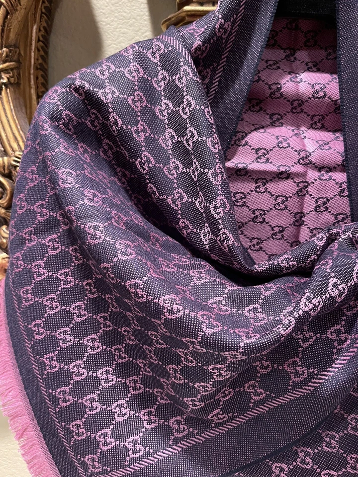 100% Authentic GUCCI Black Pink Jacquard GG Monogram Wool Scarf $420+Tax - Image 4 of 4
