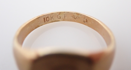 Vintage 10k Gelbgold gefüllt Siegelring Anfangsbuchstabe "S" rosa Bandring Größe 5 - Bild 4 von 5