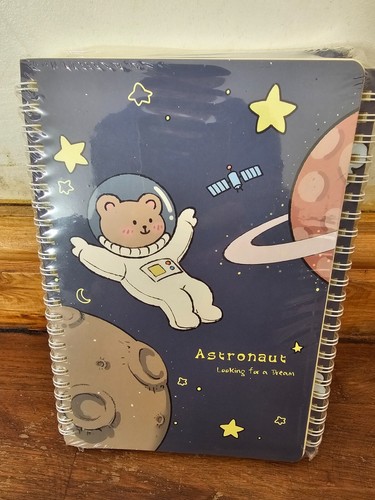 4 x CUADERNOS ASTRONAUTA A5 LIBRO ESCUELA OFICINA JOTTING PAD EJERCICIO ESCRITURA 60 PG - Imagen 4 de 8