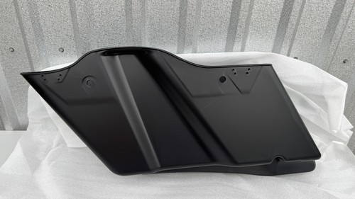 Harley Davidson OEM 14/23 Touring Right Stretched Extended Saddlebag 90200729 - Picture 8 of 15