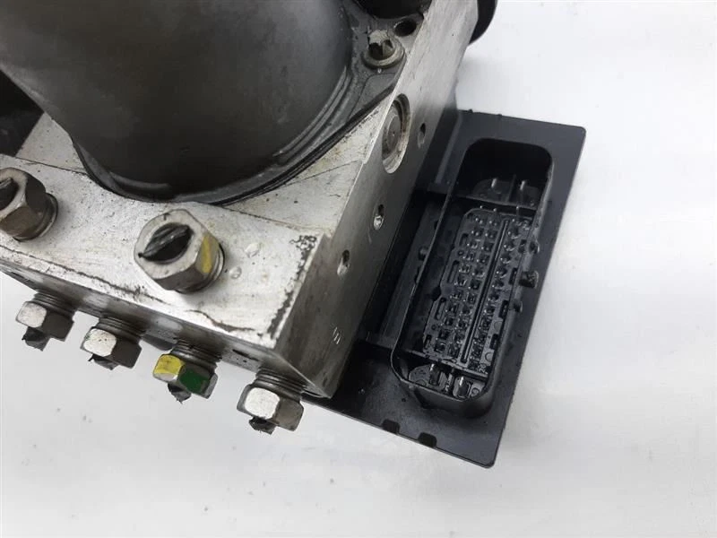 Антиблокировочная тормозная деталь в сборе 4 колеса ABS 07 Chevrolet Avalanche 1500 15905736 - Изображение 4 из 4