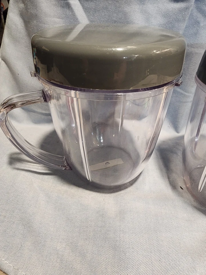 Lote de 2 tazas NutriBullet 24 y 16 oz con tapa y labio para NB-101B NB-101S NB-201 Foto 3 de 4