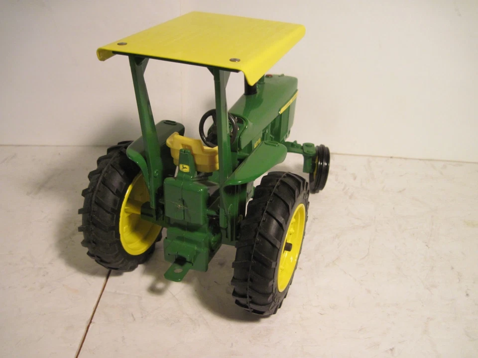 John Deere Farm Toy Tractor "4010" Farm Toy Tractor  Ertl 1/16 NIB - Image 4 of 4