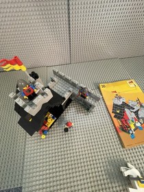 LEGO Castle Guarded Inn 6067 - 100% complete w/ Instructions Vintage