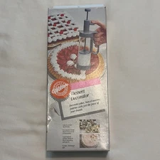 wilton dessert decorator