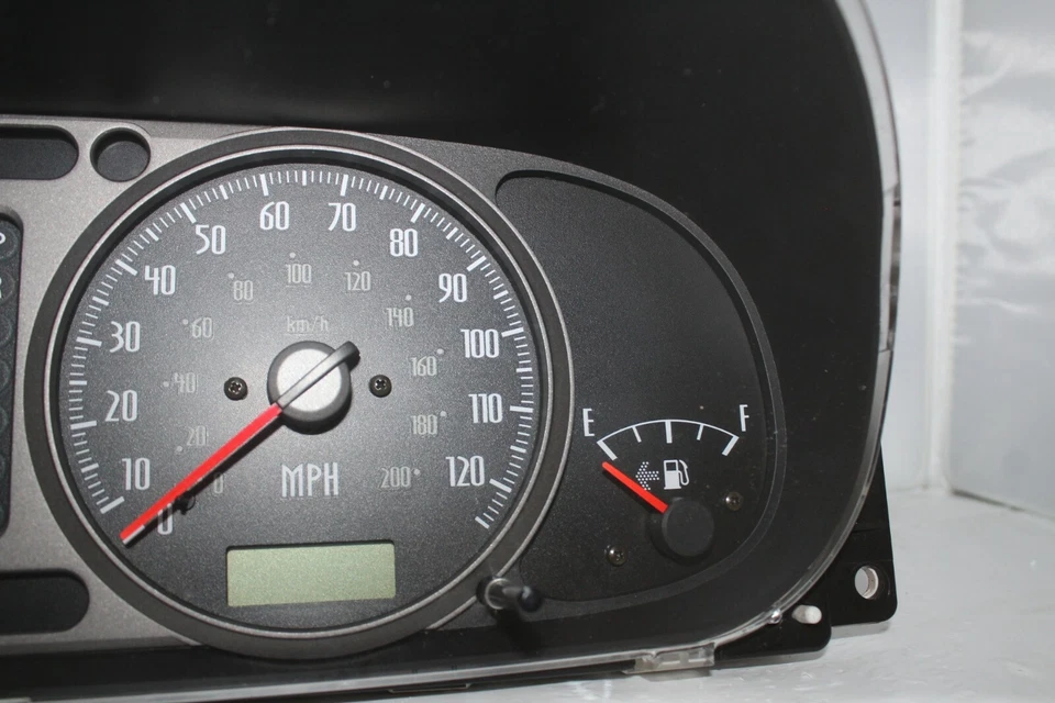 Cuadro de instrumentos velocímetro panel medidores 04 Isuzu Axiom 65.126 millas Foto 3 de 4
