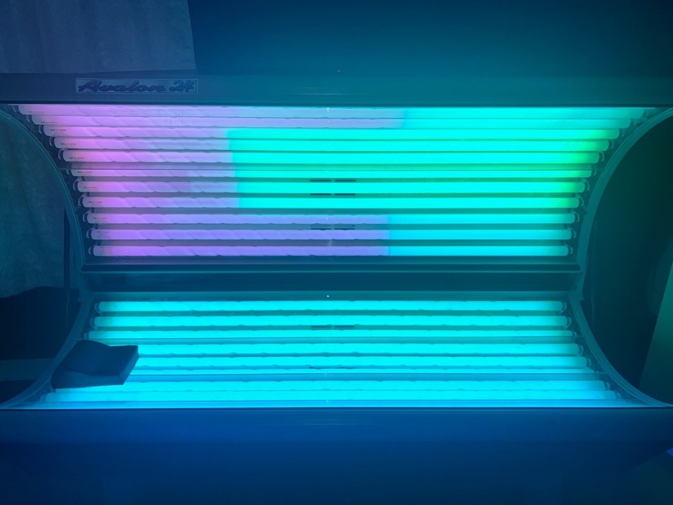 Brand New Tanning Bed ESB Avalon 24 Bronzing Bulbs eBay