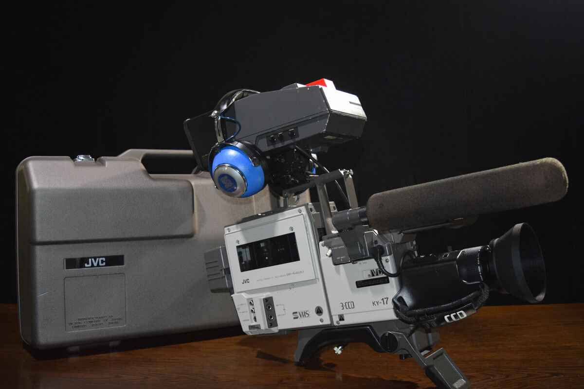 Working NTSC Vintage Camcorder JVC KY 17B Video Camera + BR Working NTSC Vintage Camcorder JVC KY 17B Video Camera + BR