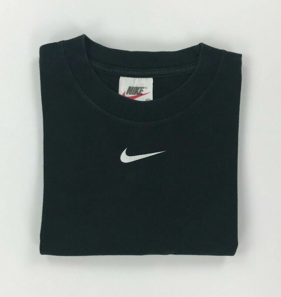 Nike t shirt middle logo hotsell