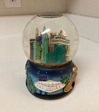 Rare Sankyo Las Vegas Musical Glitter Snow Globe Mirage NY NY Treasure Island