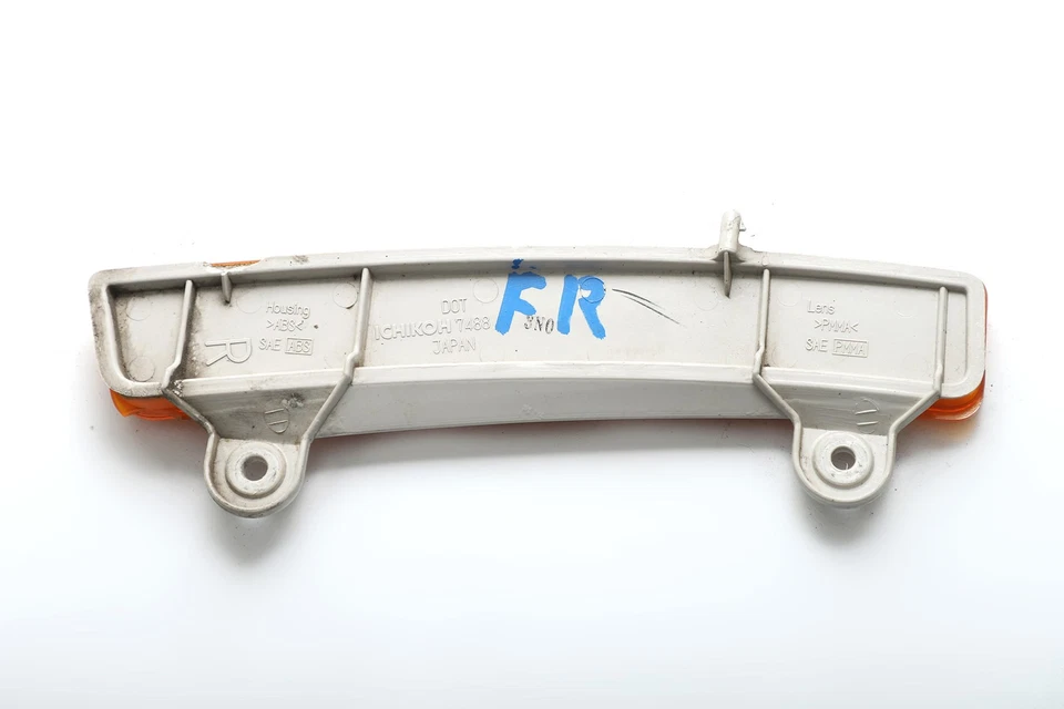 Lámpara de luz marcadora de parachoques delantero derecho Nissan 350Z 03-05 cupé, pasajero delantero derecho S Foto 2 de 2