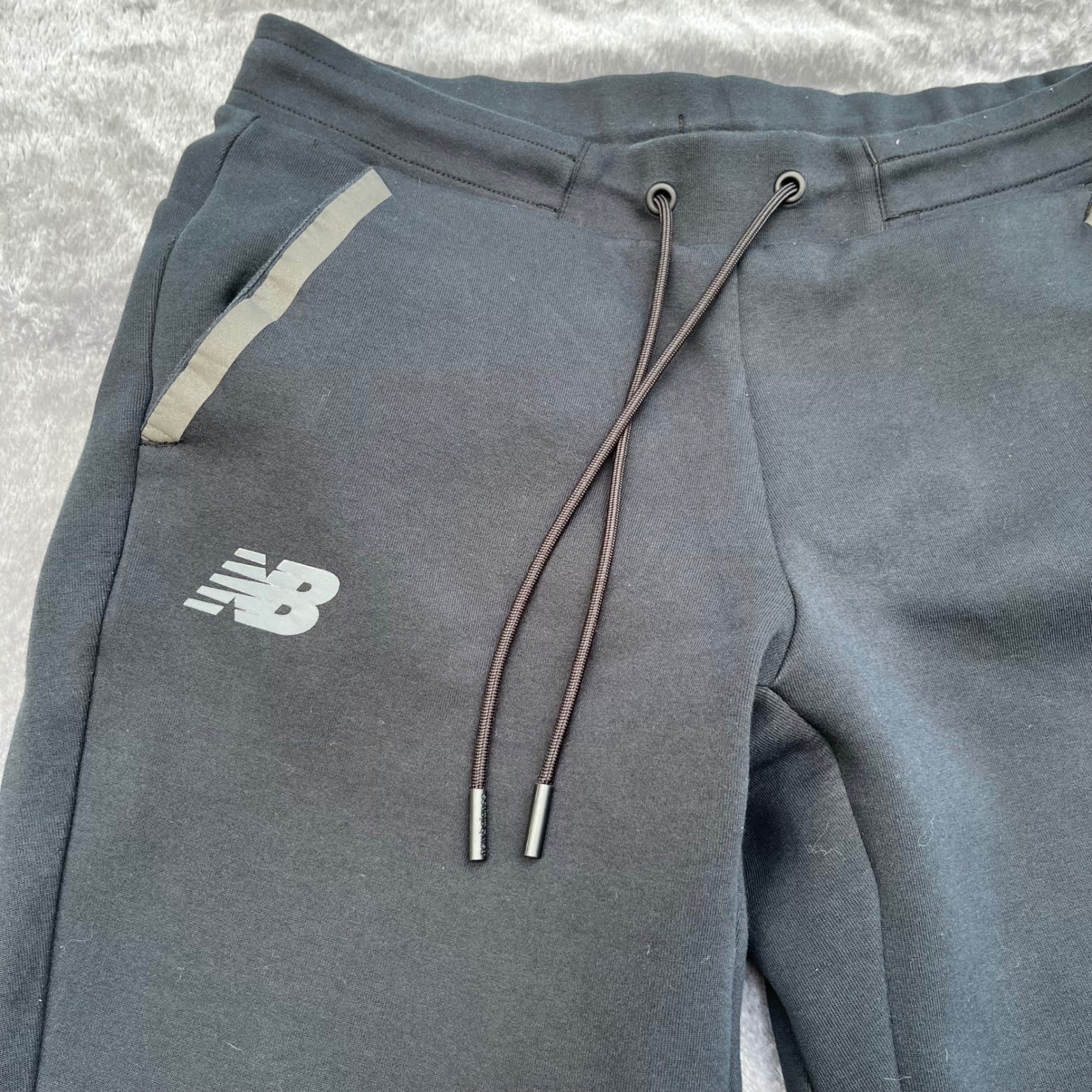 New Balance Liverpool FC Joggers Mens Medium Black LFC Soccer Sweatpants NB image 3