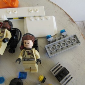 vtg Lego 2014 Ghostbusters 21108 Partially Assembled Car Figures &  loose pieces